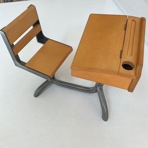 American Girl Mollys Desk